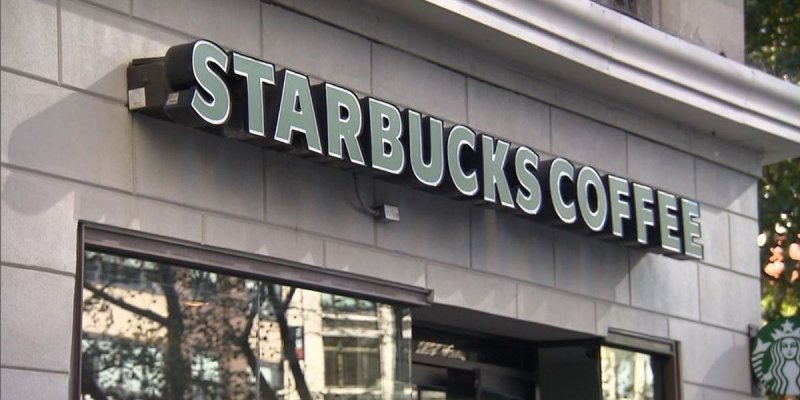 Starbucks ofrecerá café gratis durante el mes de diciembre a trabajadores de primera línea